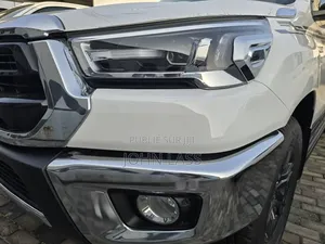 Nouveau Toyota Hilux 2025 Bordeaux