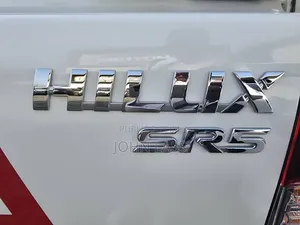 Nouveau Toyota Hilux 2025 Bordeaux