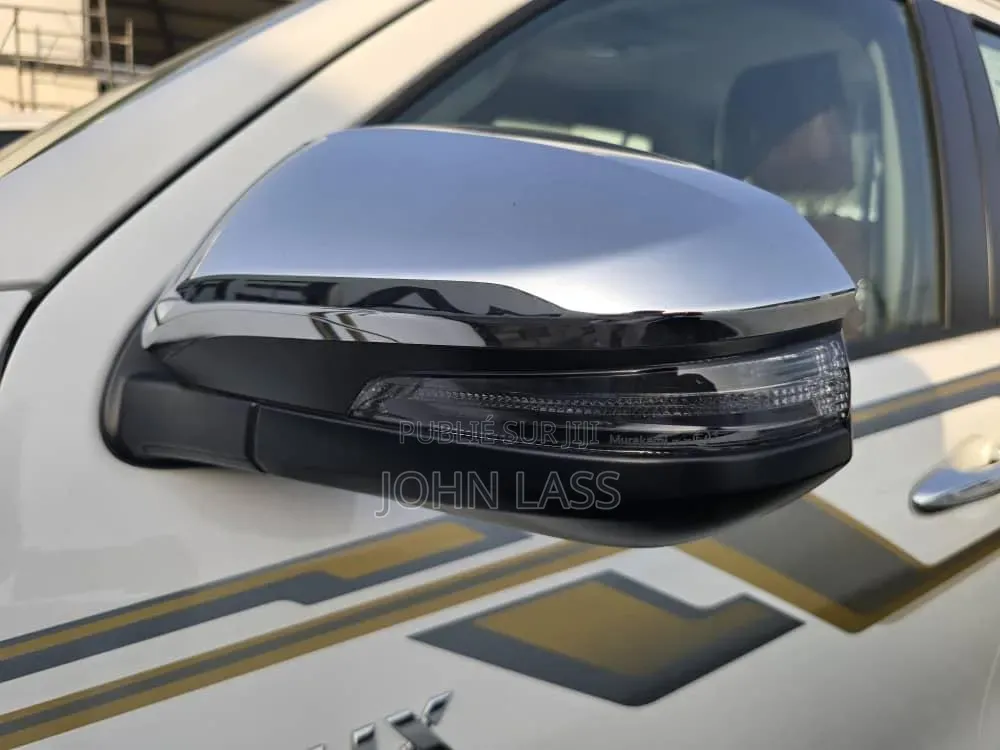 Nouveau Toyota Hilux 2025 Bordeaux