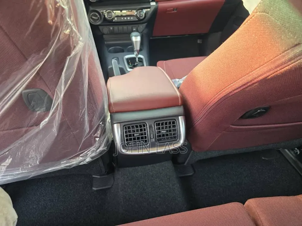 Nouveau Toyota Hilux 2025 Bordeaux