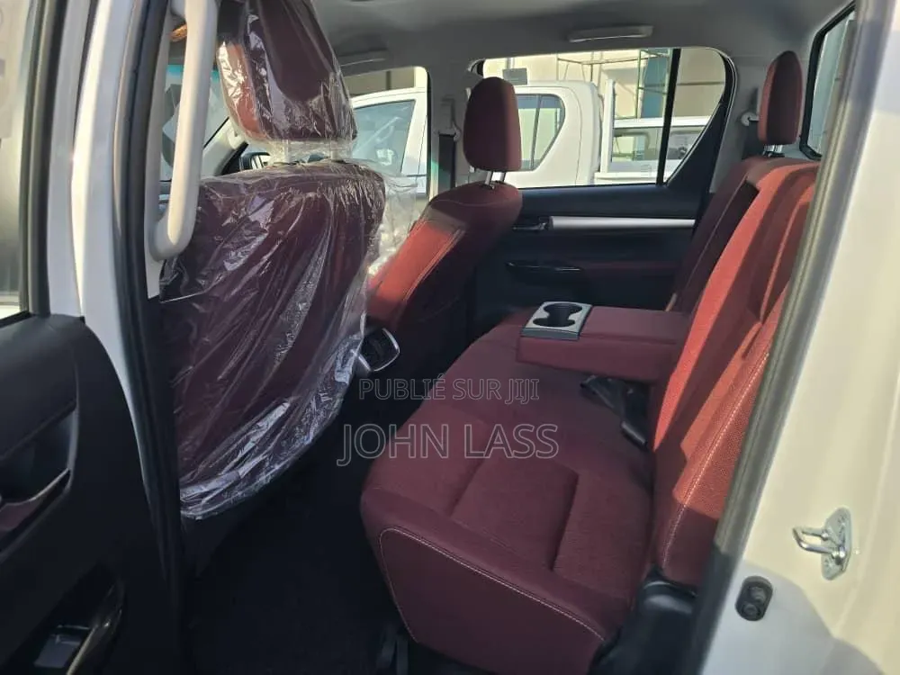 Nouveau Toyota Hilux 2025 Bordeaux