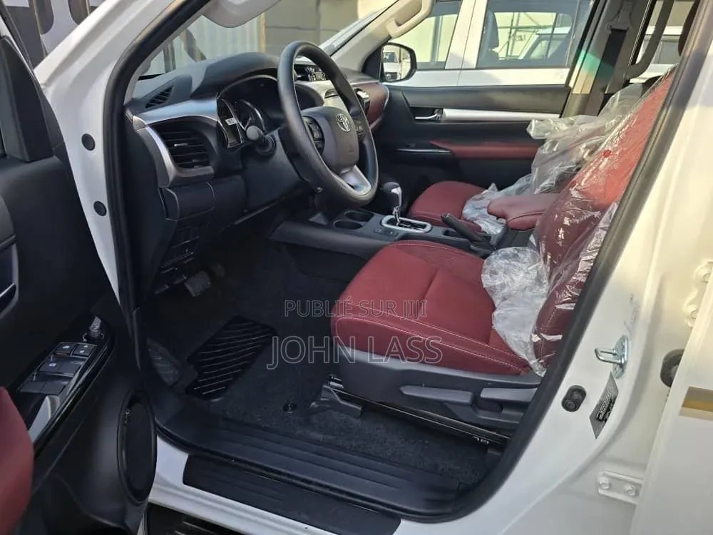 Nouveau Toyota Hilux 2025 Bordeaux