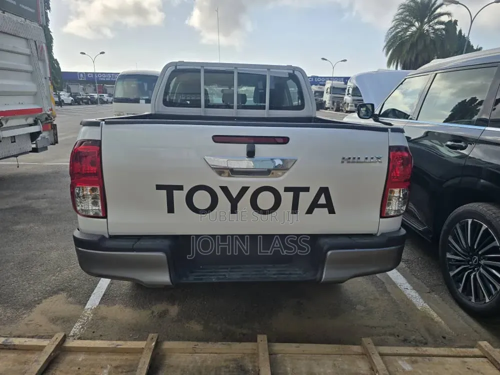 Nouveau Toyota Hilux 2025 Blanc