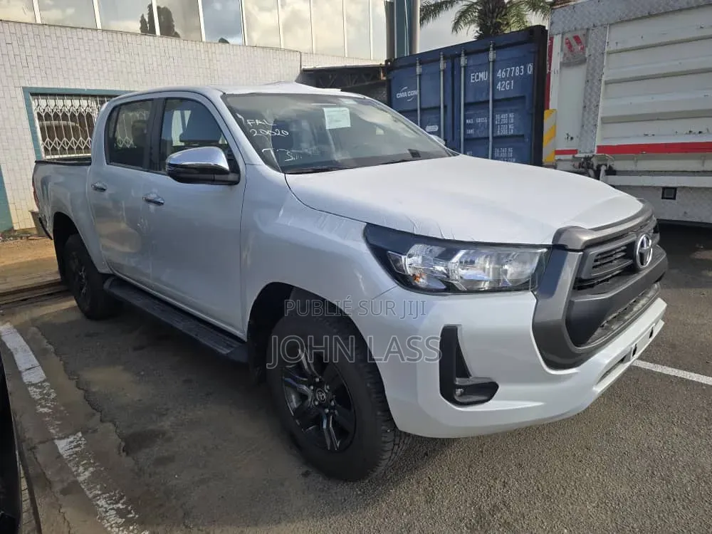 Nouveau Toyota Hilux 2025 Blanc