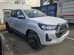 Nouveau Toyota Hilux 2025 Blanc