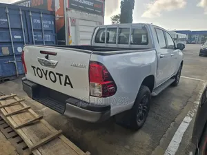 Nouveau Toyota Hilux 2025 Blanc