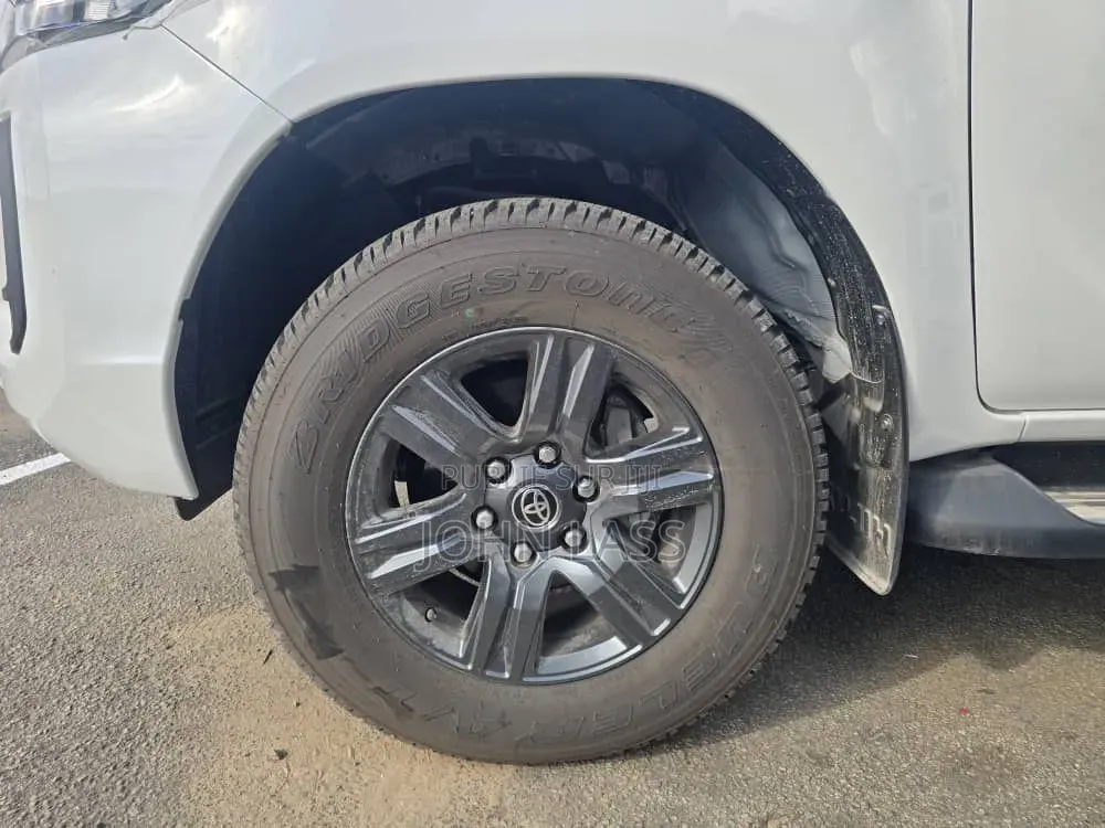 Nouveau Toyota Hilux 2025 Blanc