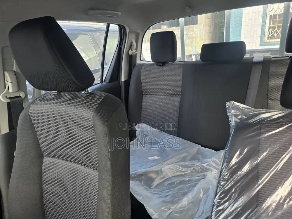 Nouveau Toyota Hilux 2025 Blanc