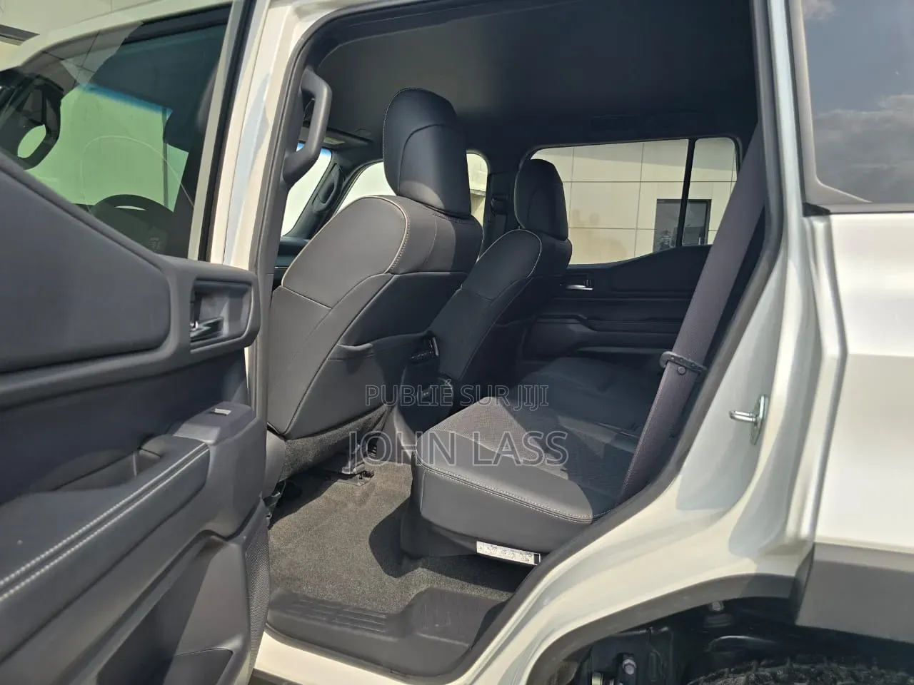 Nouveau Toyota Land Cruiser Prado 2026 Gris