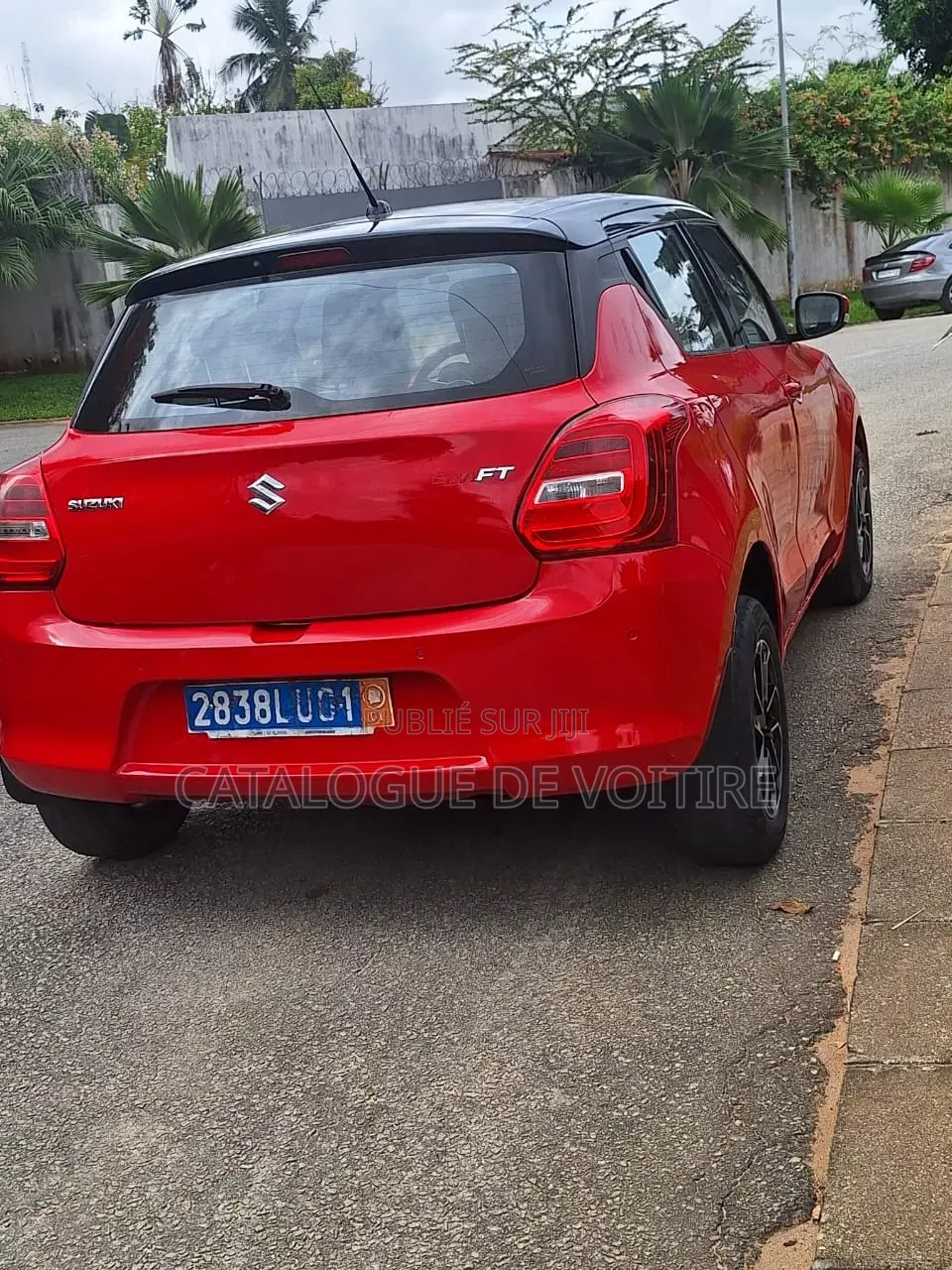 Suzuki Swift 2023 Bordeaux