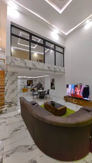 Meublé 3chbre Duplex dans Elite Immobilier, Toumodi à Louer