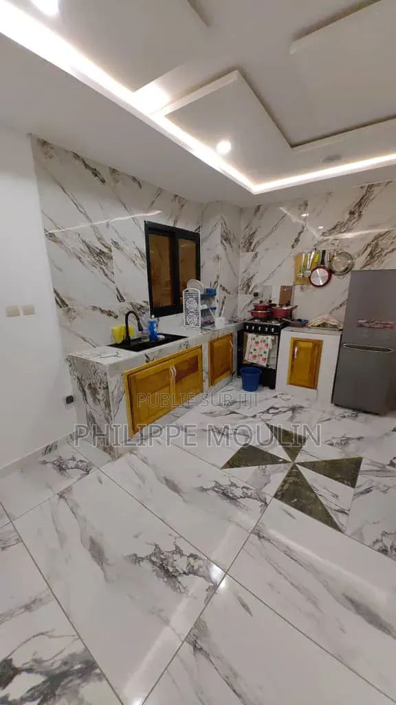 Meublé 3chbre Duplex dans Elite Immobilier, Toumodi à Louer