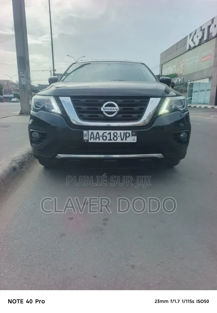 Nissan Pathfinder S 2018 Noir