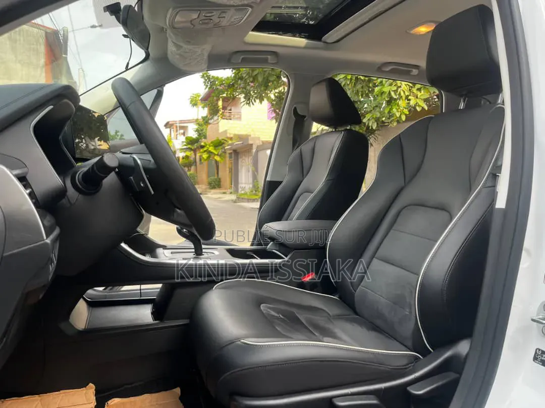 Nouveau Haval H6 2024 Blanc cassé
