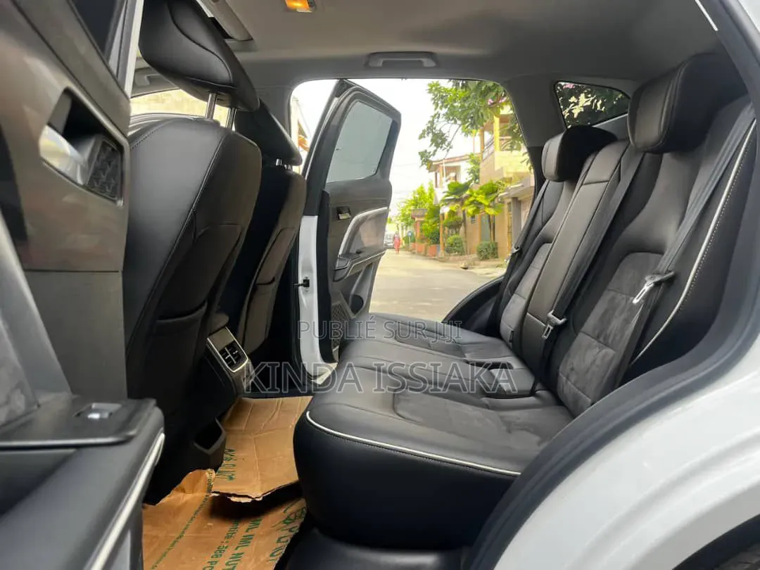 Nouveau Haval H6 2024 Blanc cassé