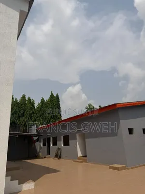6chbre Duplex dans Francis Gweh, Cocody à Louer