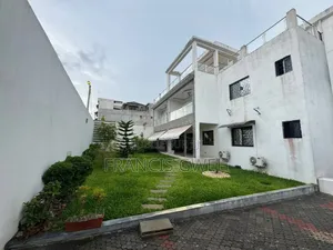 5chbre Duplex dans Francis Gweh, Cocody à Louer