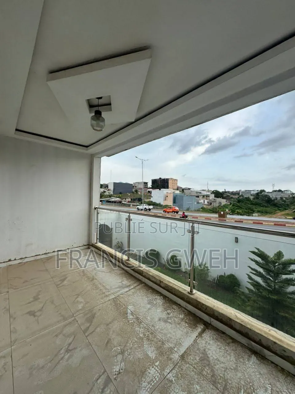 5chbre Duplex dans Francis Gweh, Cocody à Louer