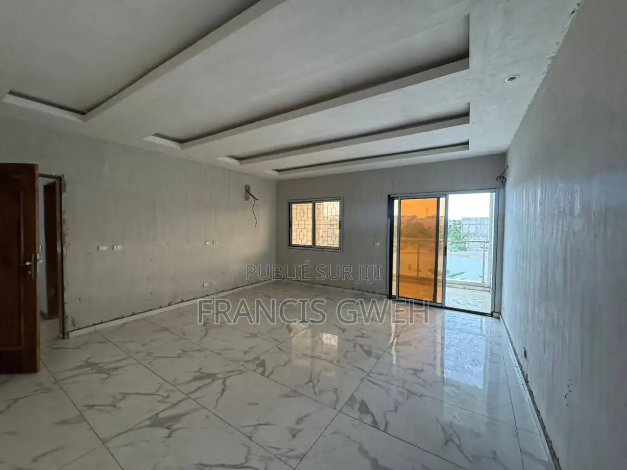 5chbre Duplex dans Francis Gweh, Cocody à Louer
