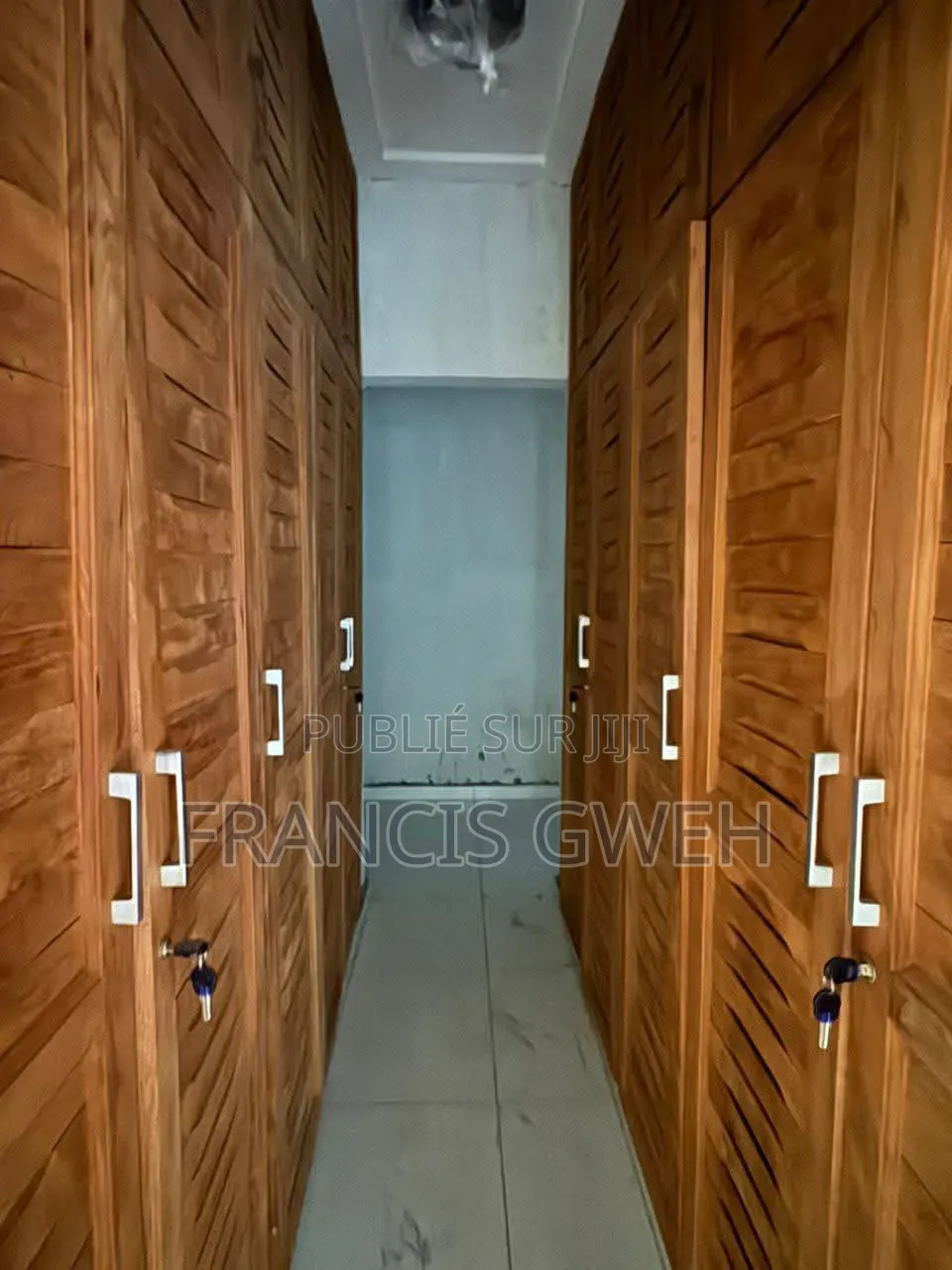 5chbre Duplex dans Francis Gweh, Cocody à Louer