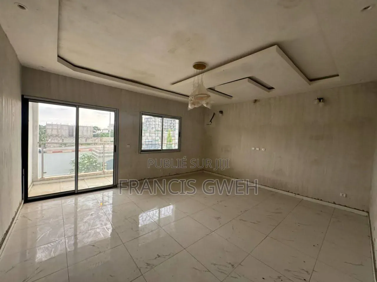 5chbre Duplex dans Francis Gweh, Cocody à Louer