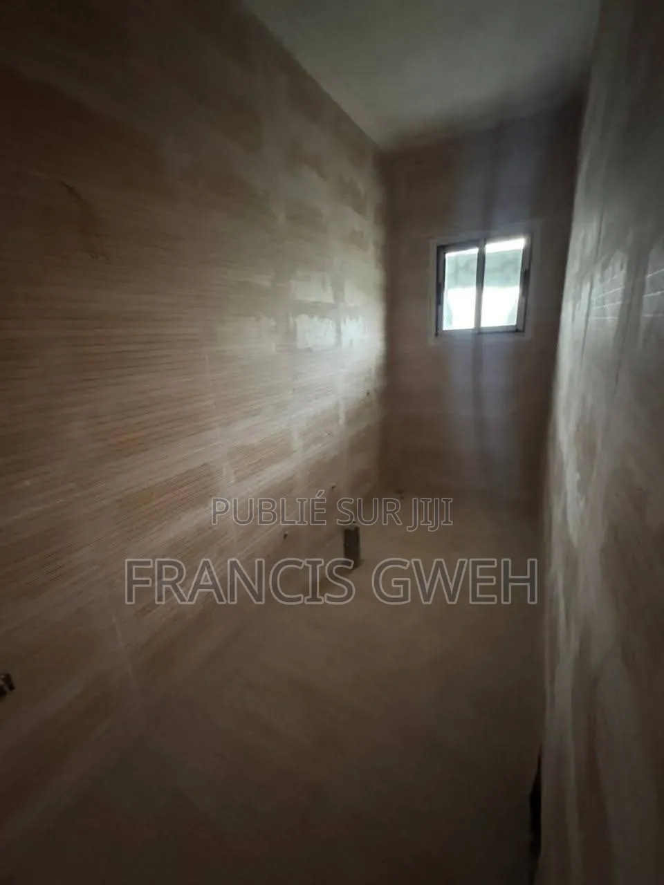 5chbre Duplex dans Francis Gweh, Cocody à Louer