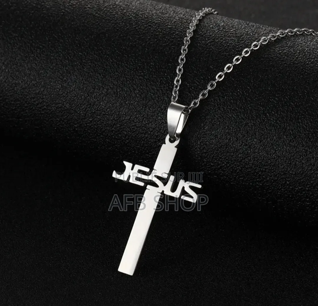 Collier Croix Jesus