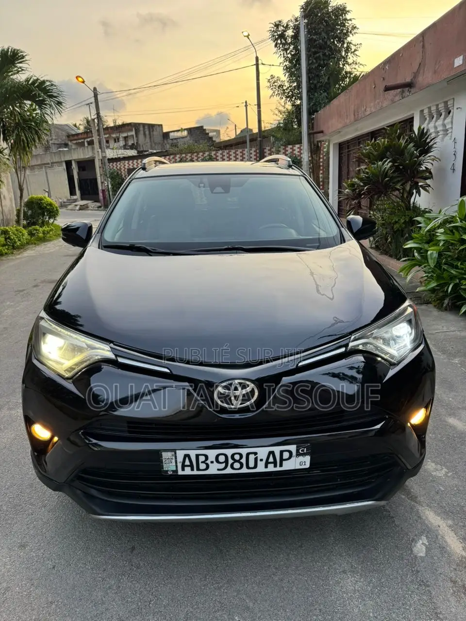 Toyota RAV4 LE AWD (2.5L 4cyl 6A) 2017 Noir