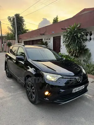 Toyota RAV4 LE AWD (2.5L 4cyl 6A) 2017 Noir