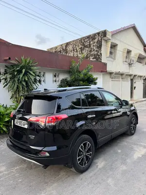 Toyota RAV4 LE AWD (2.5L 4cyl 6A) 2017 Noir
