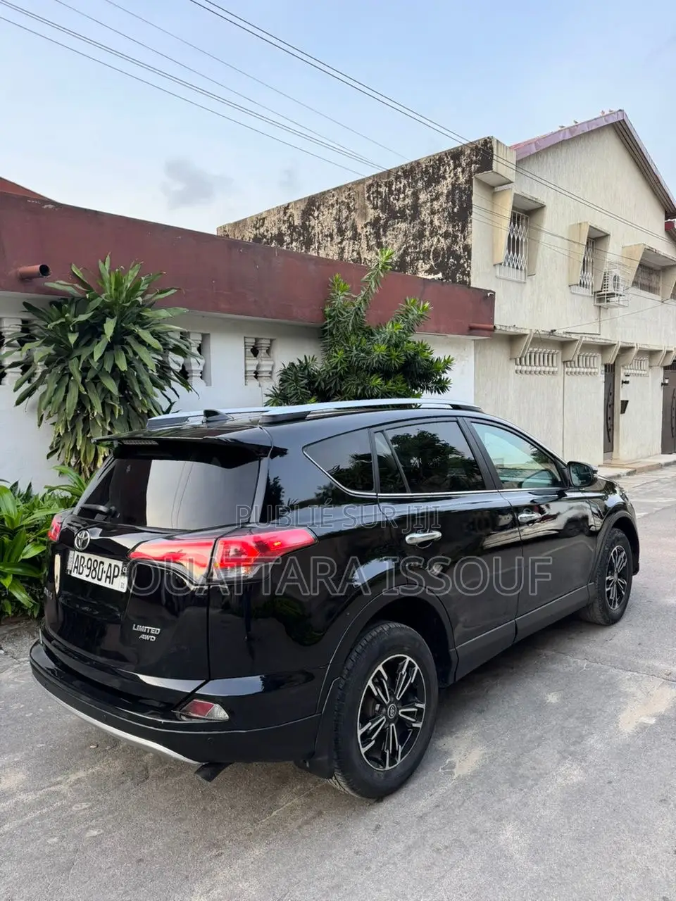 Toyota RAV4 LE AWD (2.5L 4cyl 6A) 2017 Noir