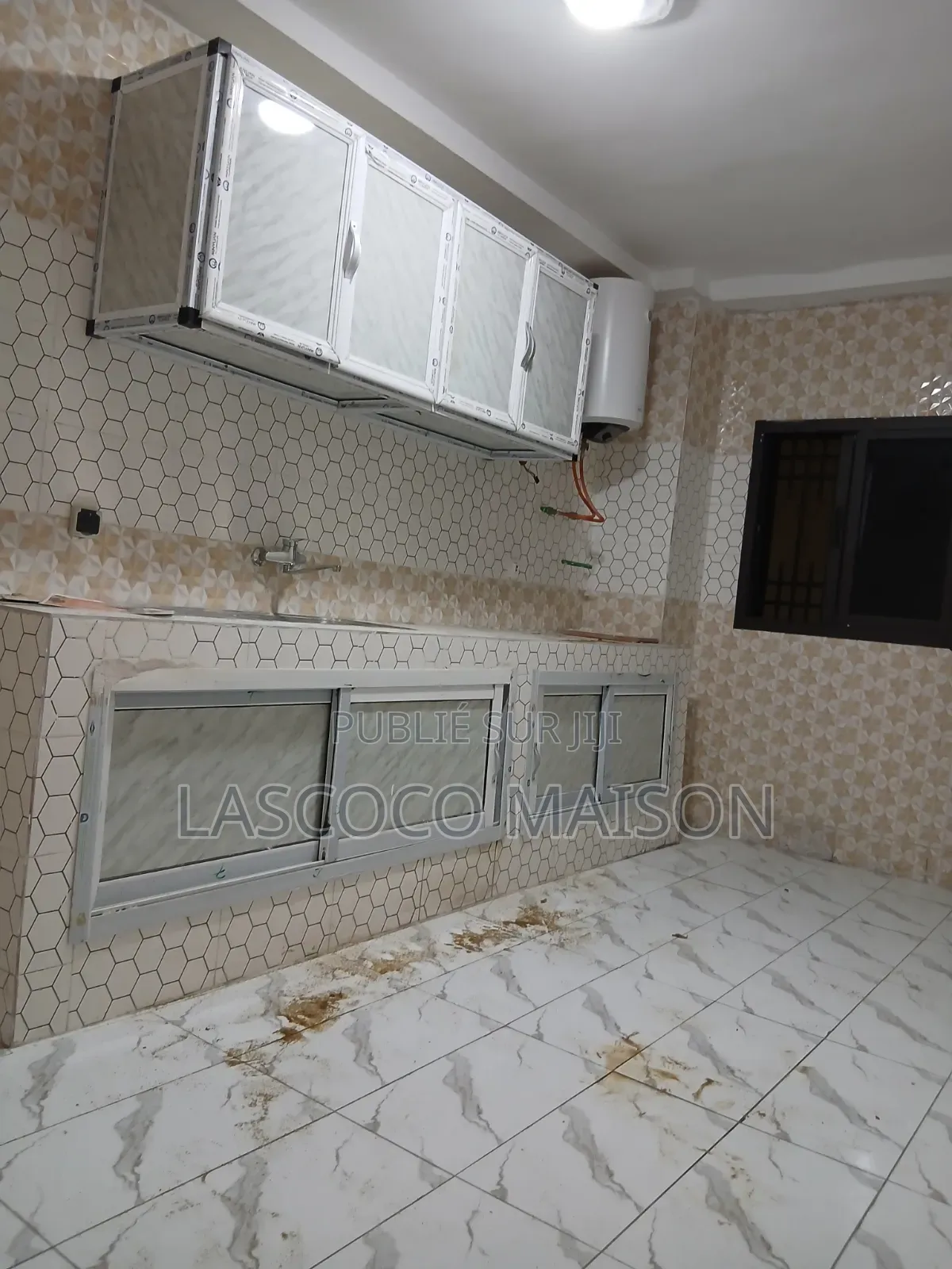 2chbre Appartement dans Lascoco Maison, Cocody à Louer