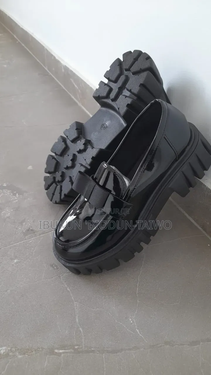 Chaussures Loafers Noires Épaisses