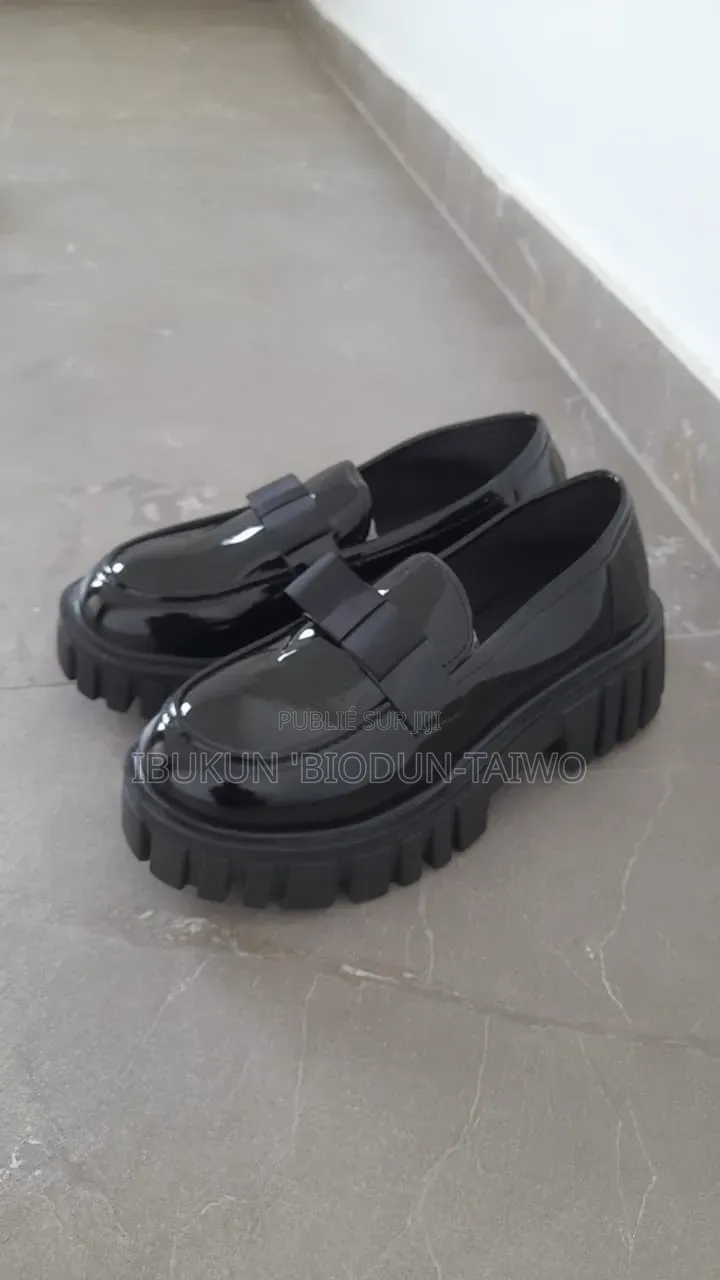 Chaussures Loafers Noires Épaisses