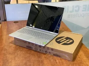 Nouveau HP EliteBook 840 G5 16GB Intel Core i5 SSD 256GB