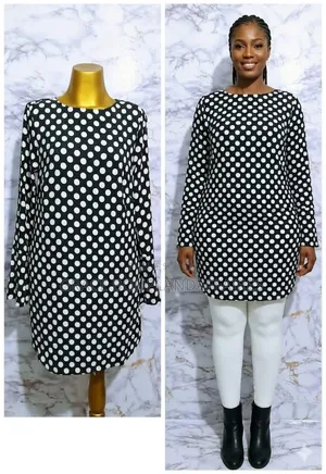 Tunique Noire À Pois Blancs Pour Femme. Solde : 1500fcfa