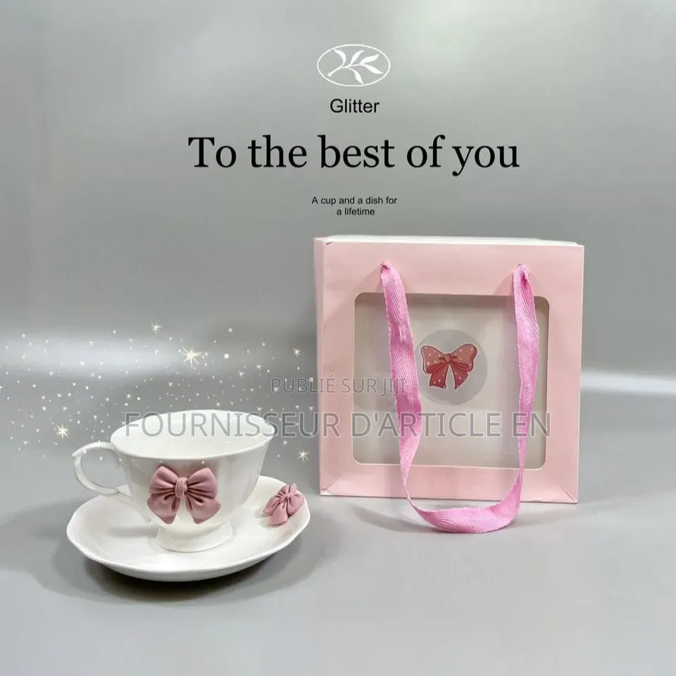 Ensemble Tasse Et Soucoupe À Café Haut De Gamme.
