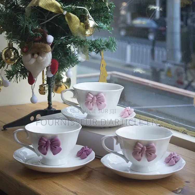 Ensemble Tasse Et Soucoupe À Café Haut De Gamme.