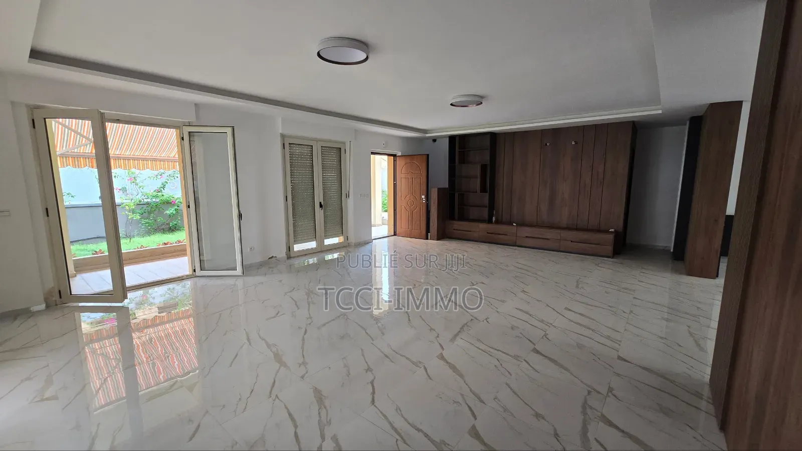 3chbre Villa dans Tcci Sarl, Cocody à Louer