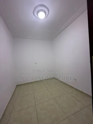 3chbre Appartement dans Ismaël Coulibaly, Cocody à Vendre