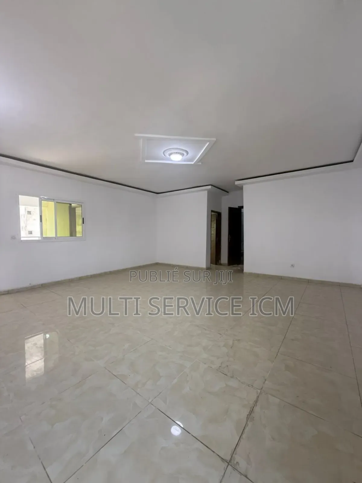 3chbre Appartement dans Ismaël Coulibaly, Cocody à Vendre