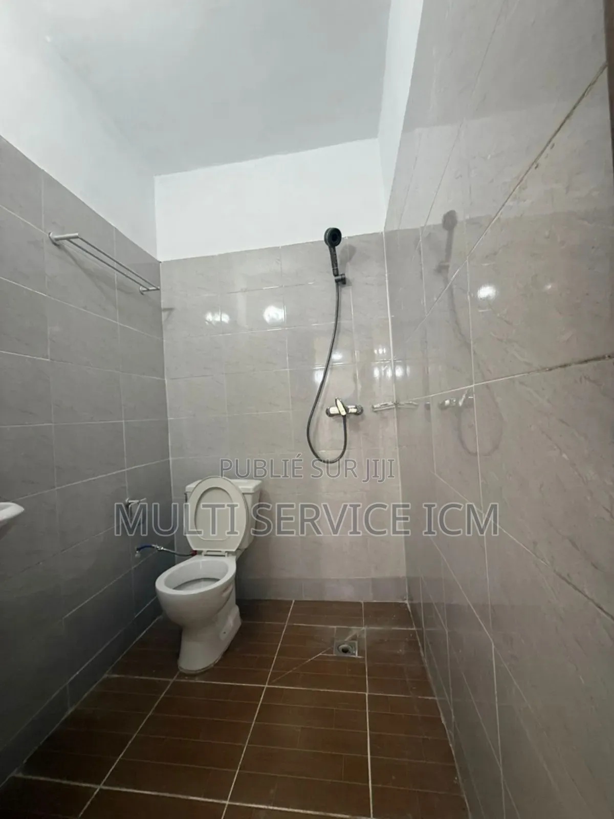 3chbre Appartement dans Ismaël Coulibaly, Cocody à Vendre