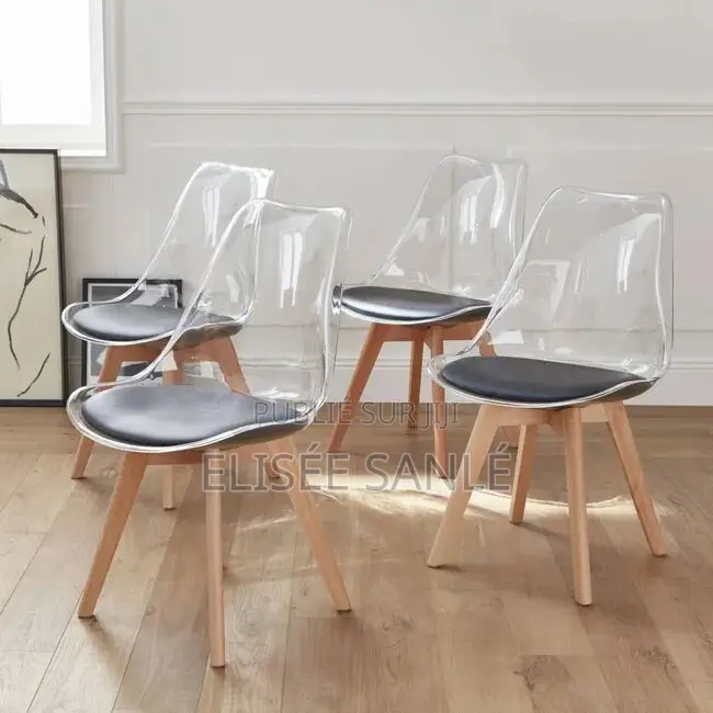 Chaise Scandinave Transparente – Design Nordique