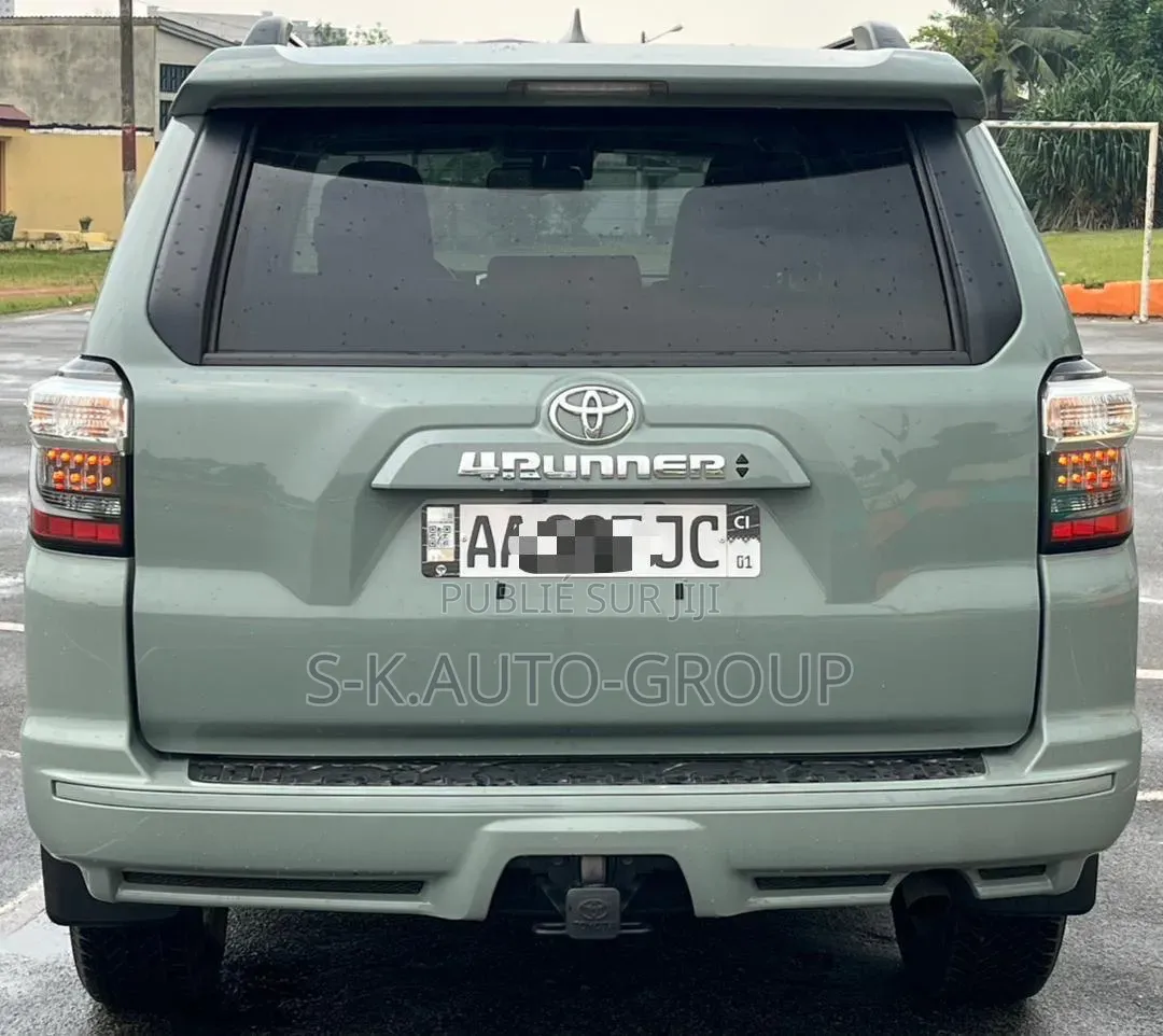Toyota 4-Runner 2023 Gris