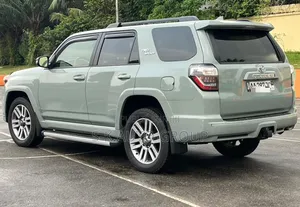Toyota 4-Runner 2023 Gris