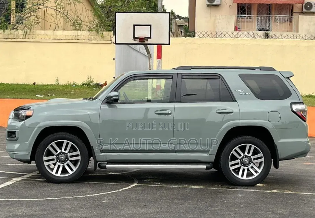 Toyota 4-Runner 2023 Gris