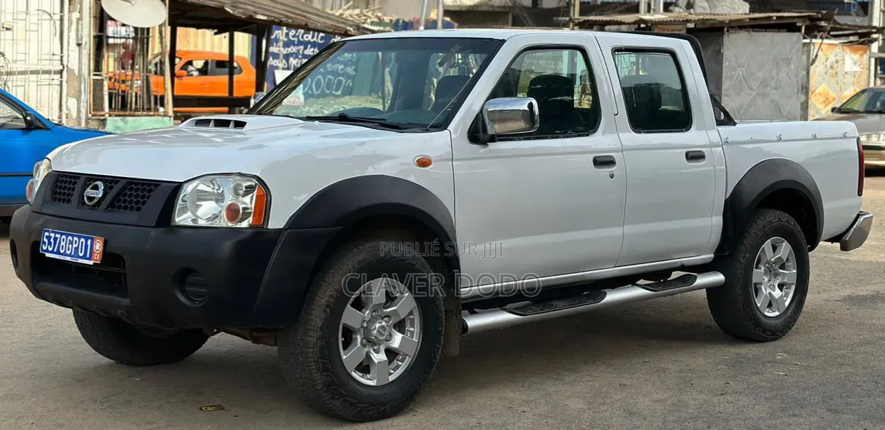 Nissan Hardbody 2014 Blanc