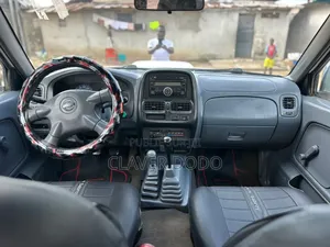 Nissan Hardbody 2014 Blanc