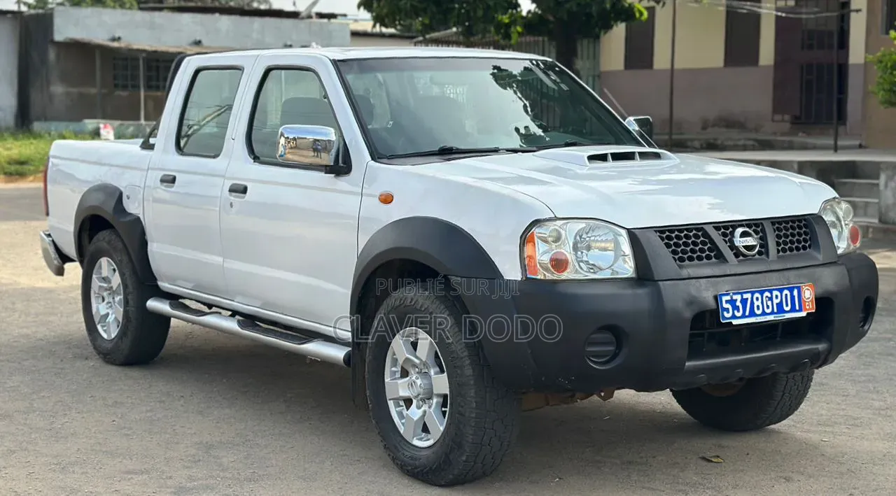 Nissan Hardbody 2014 Blanc