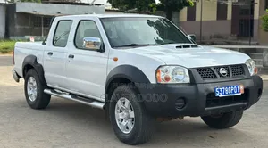 Nissan Hardbody 2014 Blanc